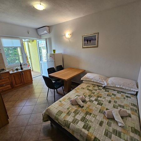 Apartmani Natasa Lokva Rogoznica Eksteriør billede